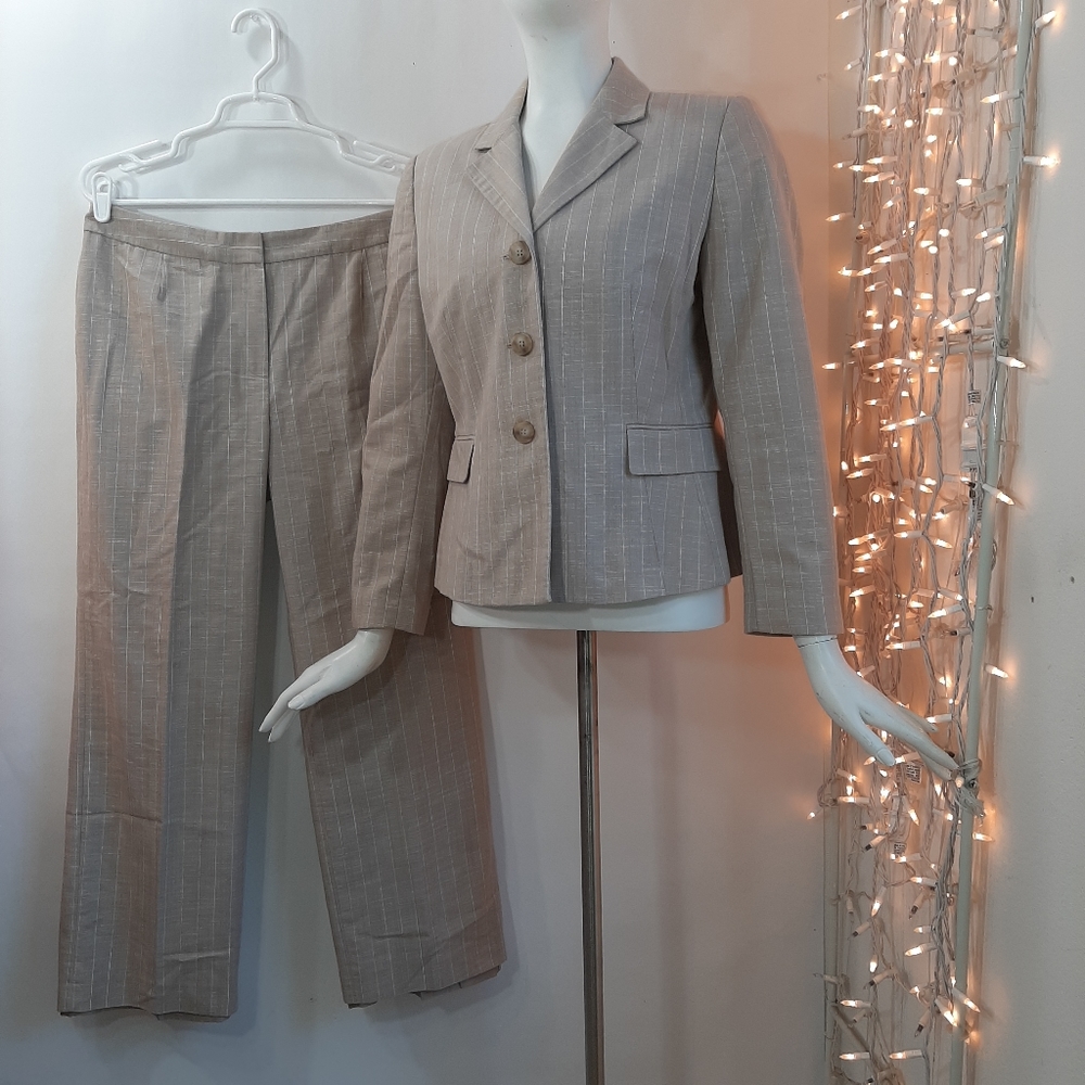 Le Suit Petite 10P Tan 2-Pc Suit Blazer & Pants
